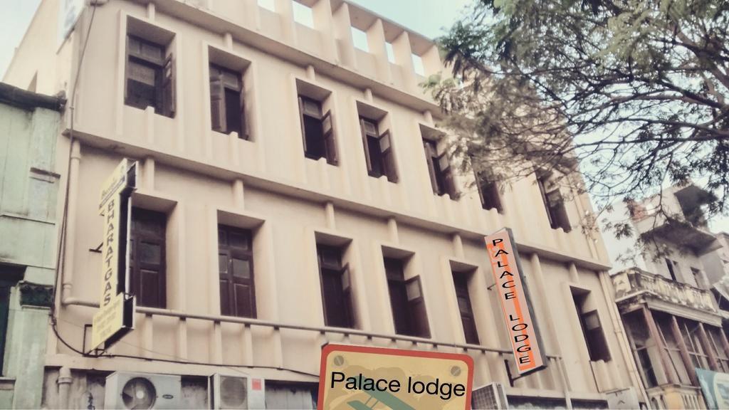 Palace Lodge Chennai Room photo